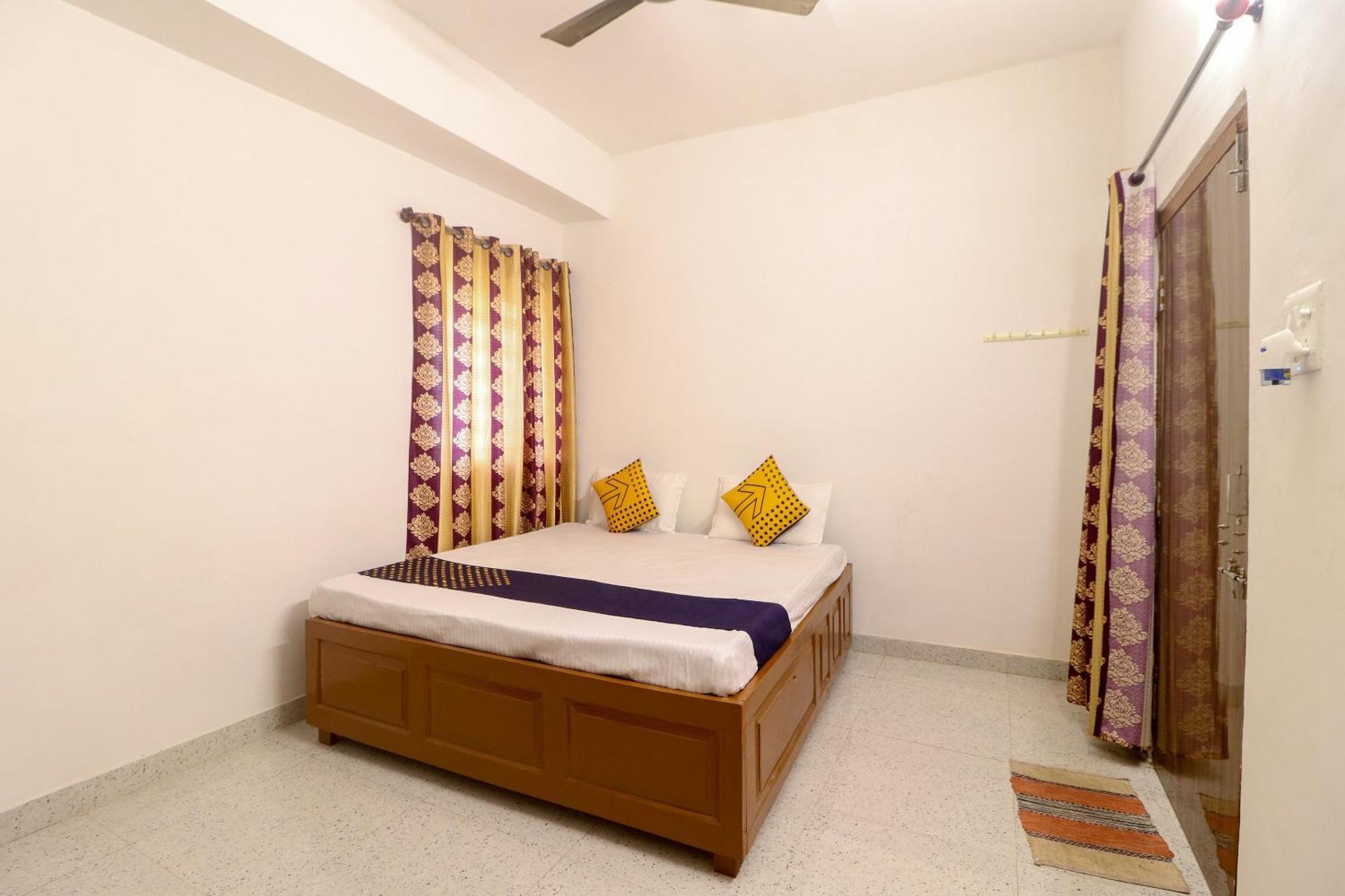 Spot On Hotel Om Kanha Bilāspur Buitenkant foto