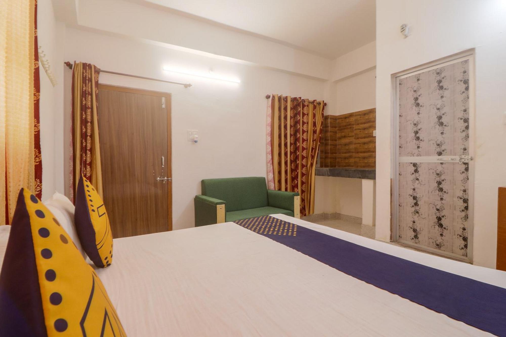Spot On Hotel Om Kanha Bilāspur Buitenkant foto